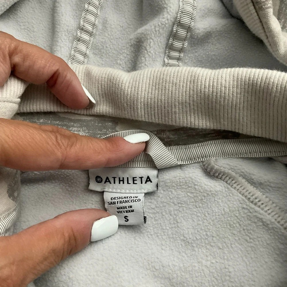 Women’s Athleta Camo zip up sweatshirt size small - Picture 3 of 4